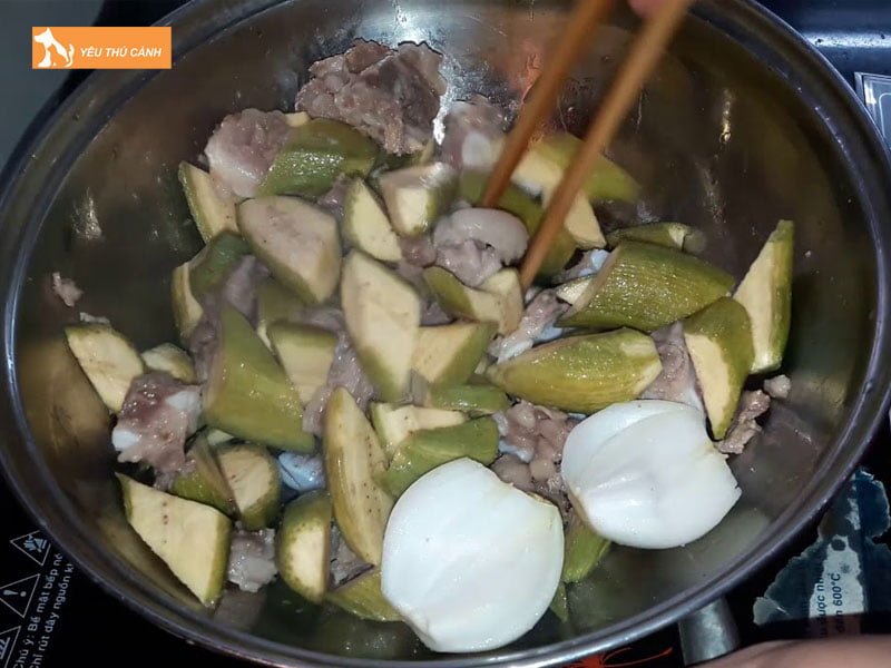 cach-lam-mon-thit-cho-nau-chuoi-xanh-ngon-thucanh