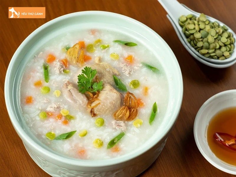 cach-nau-chao-chim-bo-cau-voi-ca-rot-1-thucanh