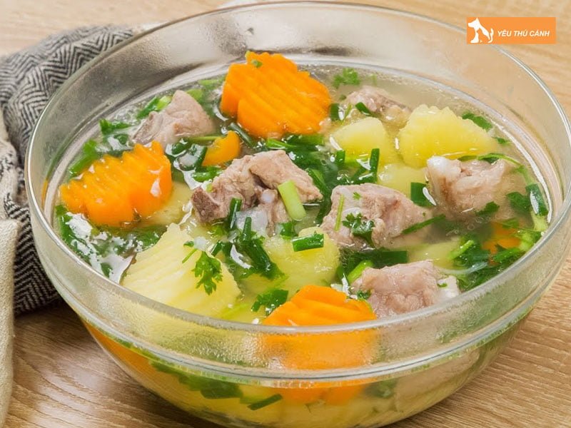 nau-canh-khoai-tay-xuong-suon-heo-ca-rot-thucanh